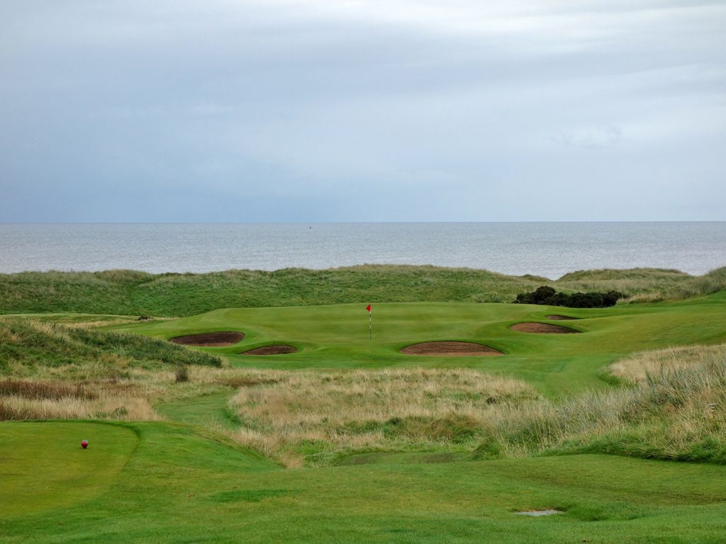 17th (Pots) Hole at Royal Aberdeen Golf Club (181 Yard Par 4)
